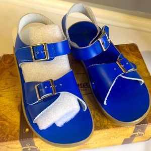 NWT Sandals